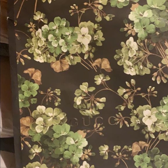 Men’s Leather Gucci Signature Red Sneakers - Picture 7 of 9